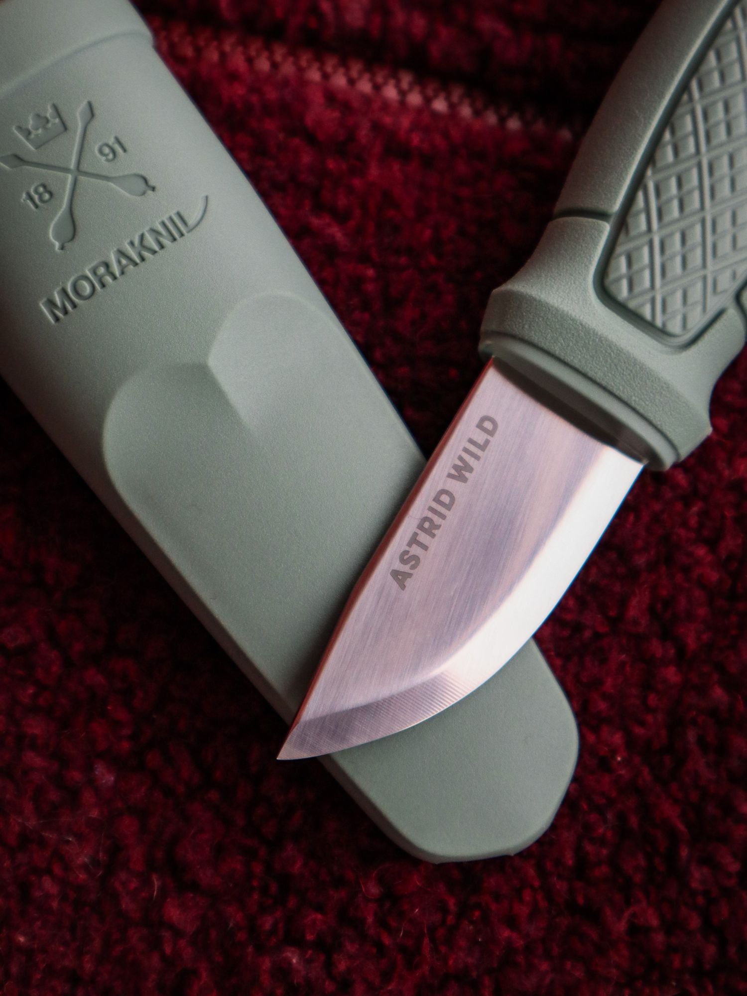 Morakniv knife with Astrid Wild engraving